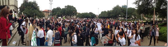 Crowd  with America Ferrera University Of Texas