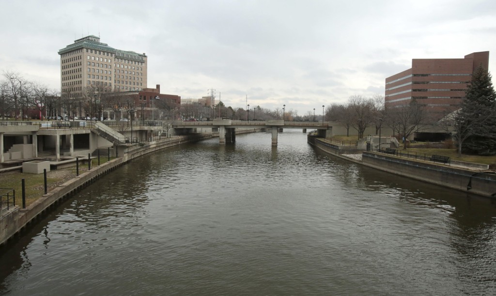 The Flint River is seen flowing thru downtown in Flint, Michigan, December 16, 2015. REUTERS/Rebecca Cook