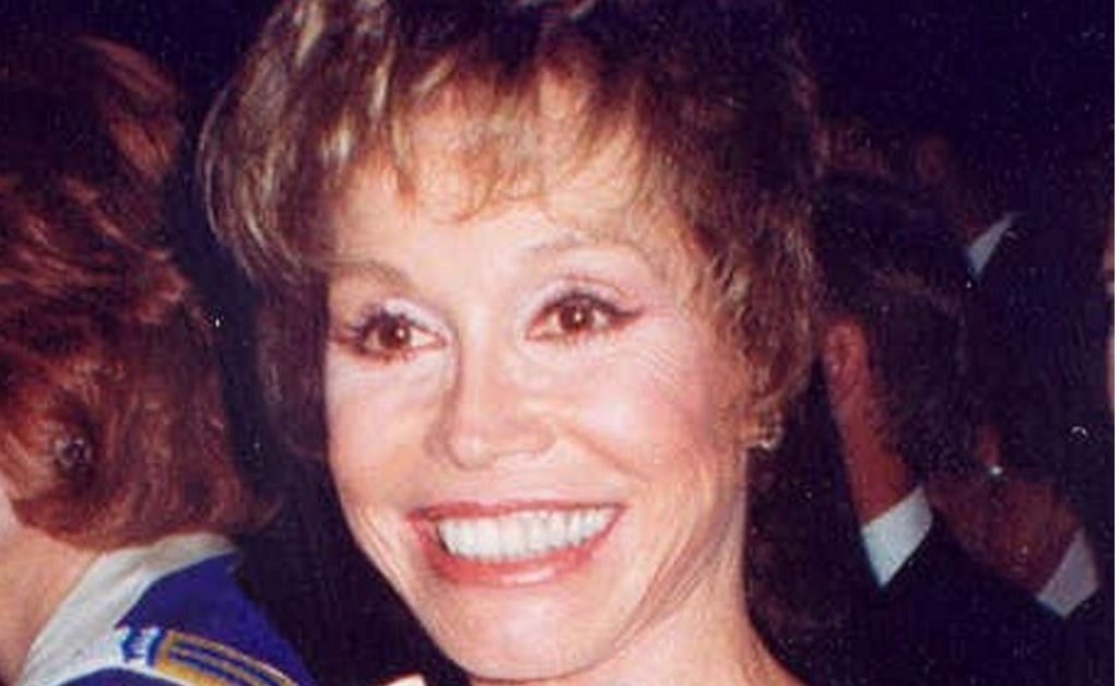 Mary Tyler Moore dead at 80