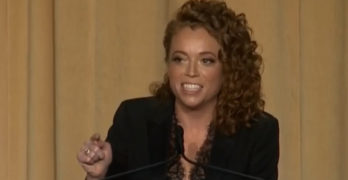 Michelle Wolf rips Sarah Huckabee Sanders at White House Correspondents' Dinner (VIDEO)