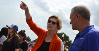 Elizabeth Warren ahead in Iowa