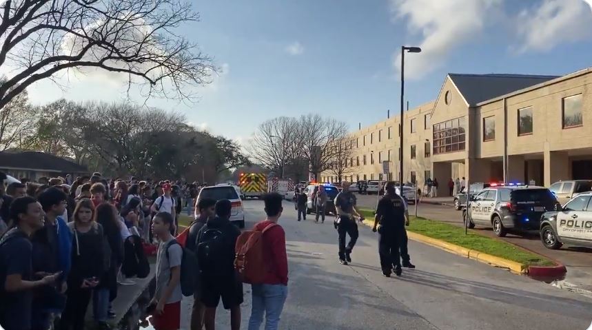 One dead at Texas' Bellaire High School shooting