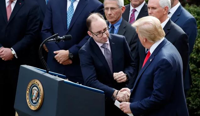 Trump Shaking hands